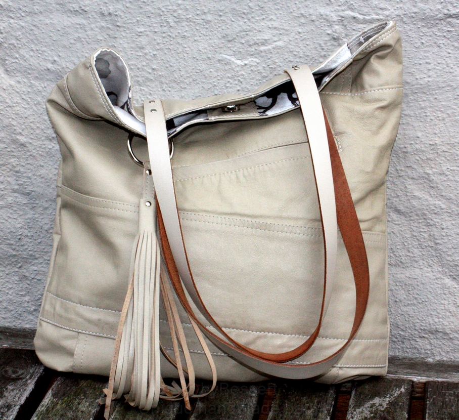 Beige city bag