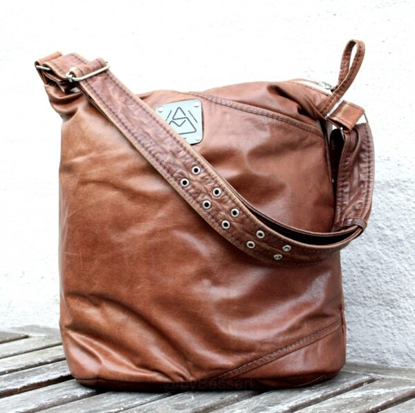 Beautifull vintage leather jacket bag byBessert