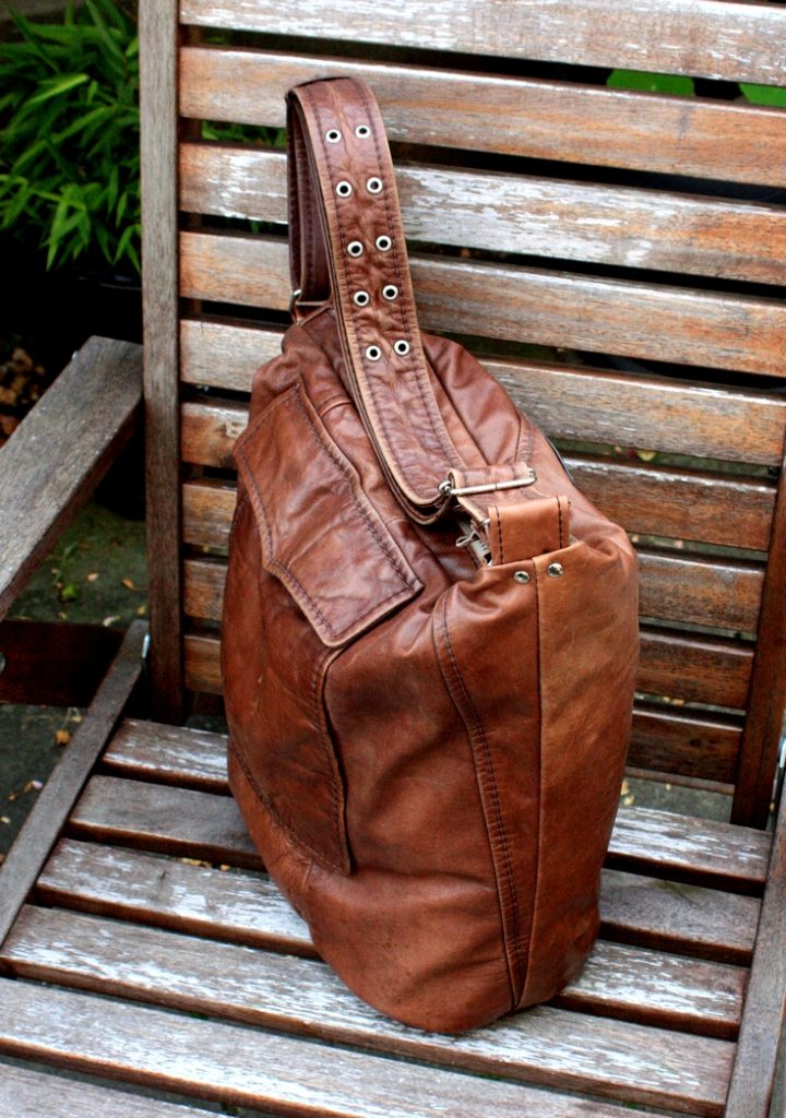 Beautifull vintage leather jacket bag – byBessert